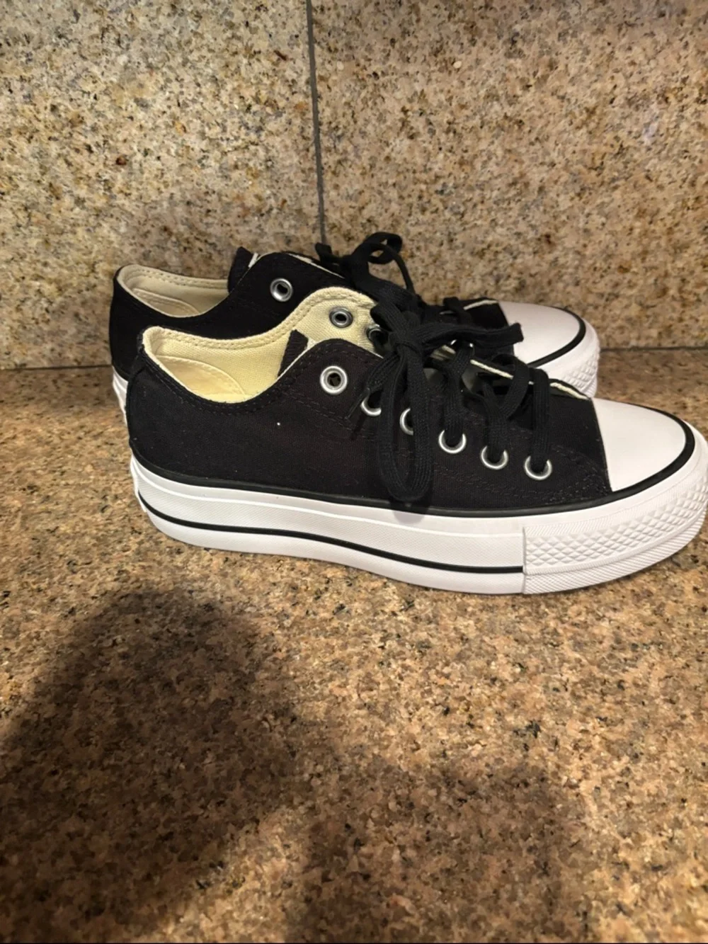 NWOT Converse Platform Low Top Sneakers - Black & White - Picture 9 of 11